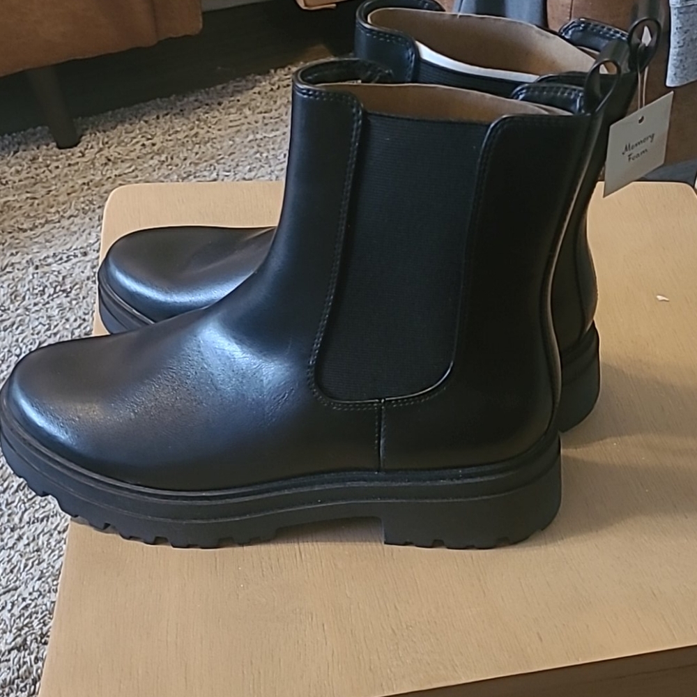 Black leather casual boots